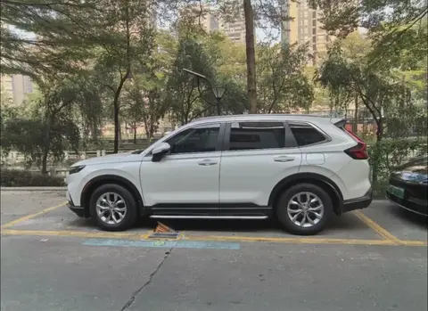 佛山停车收费出狠招！车主怒怼吃相难看，谁的权益被侵犯？